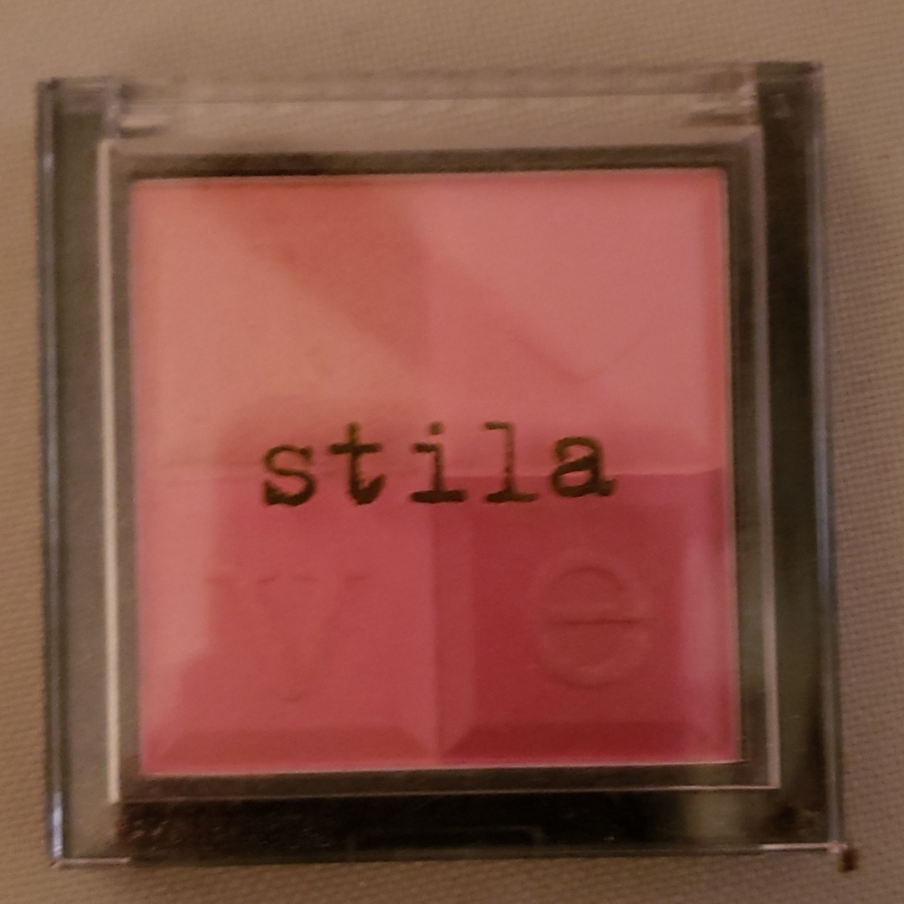 Stila all you need is love limited edition